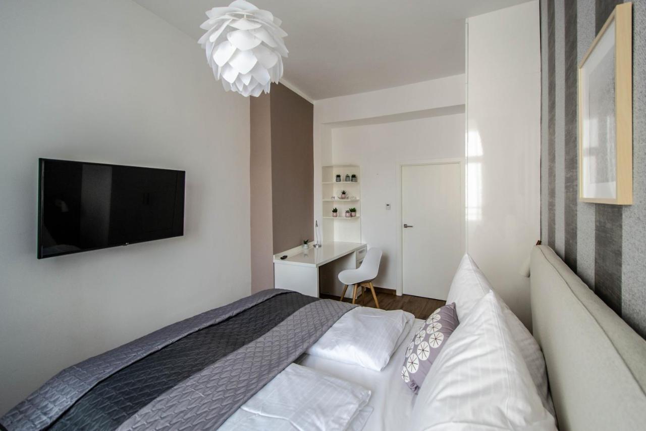 Executive Bright Apt. By Ruterra Praga Exterior foto